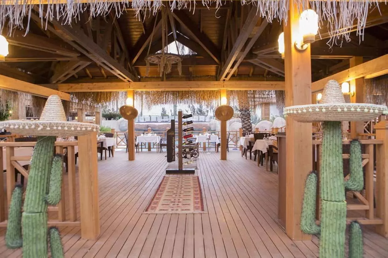 FAMERESIDENCE_LARA (25).jpg